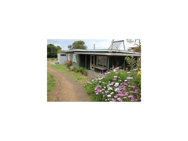 220a Bay Road, Boomer Bay TAS 7177