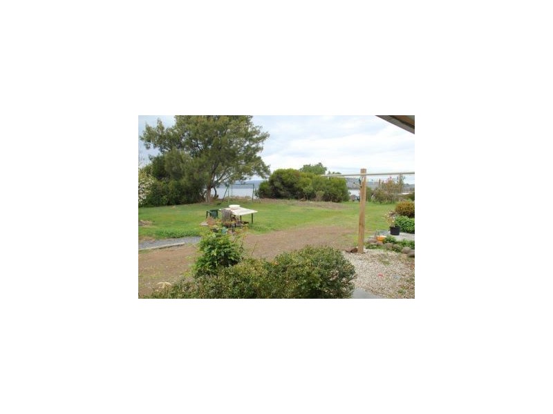 220a Bay Road, Boomer Bay TAS 7177