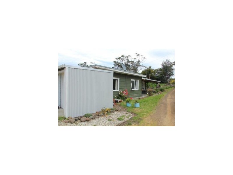 220a Bay Road, Boomer Bay TAS 7177