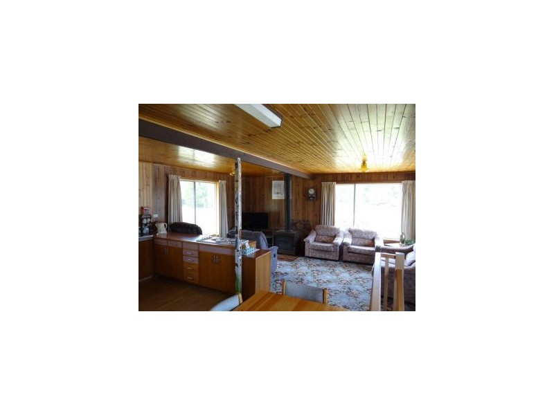 192 White Beach Road, White Beach TAS 7184