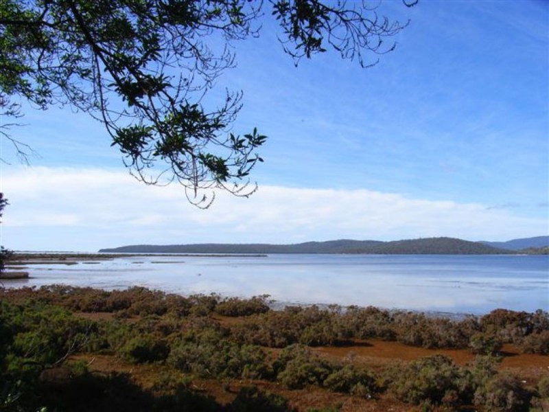 220 Bay Road, Boomer Bay TAS 7177