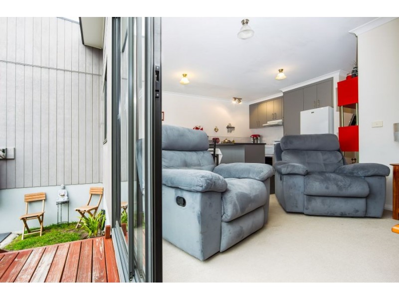 2/5 Northsun Place, Midway Point TAS 7171
