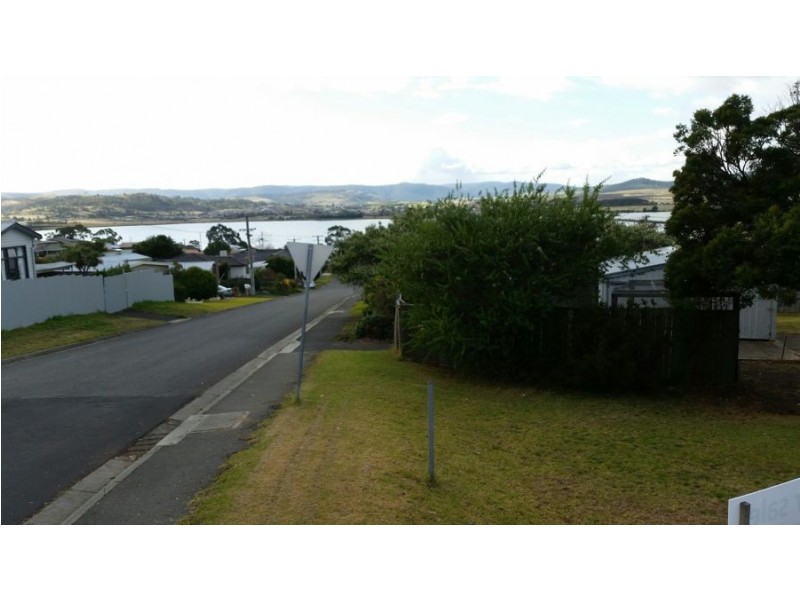 37 First Avenue, Midway Point TAS 7171