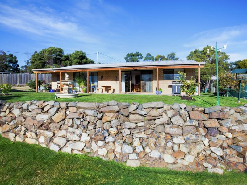 18 Greatbatch Drive, White Beach TAS 7184