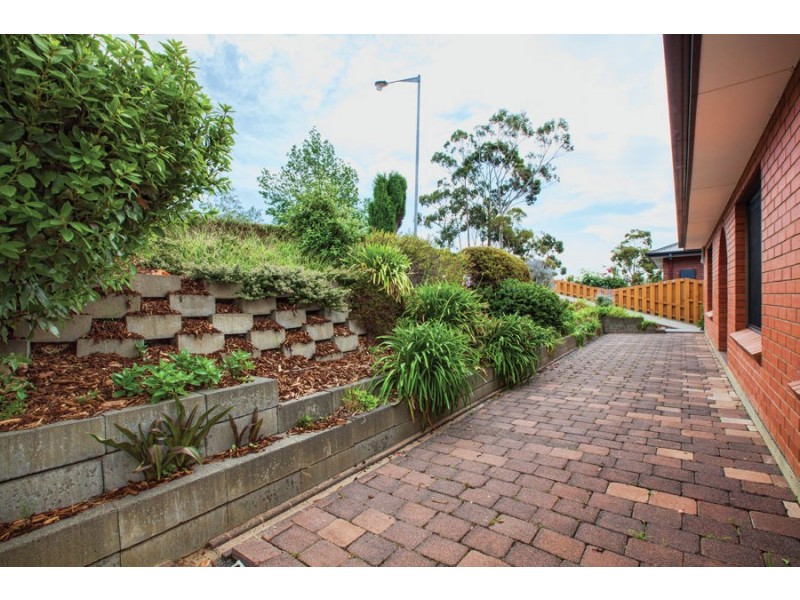 36 St Helens Street, Lindisfarne TAS 7015
