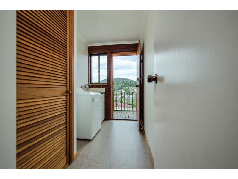 36 St Helens Street, Lindisfarne TAS 7015