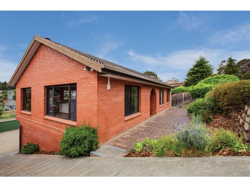 36 St Helens Street, Lindisfarne TAS 7015