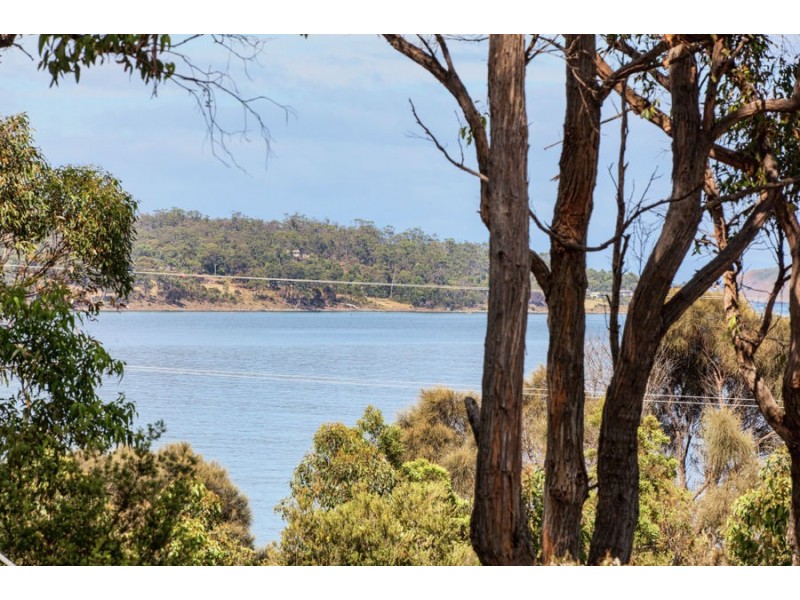 15 Peppermint Drive, White Beach TAS 7184