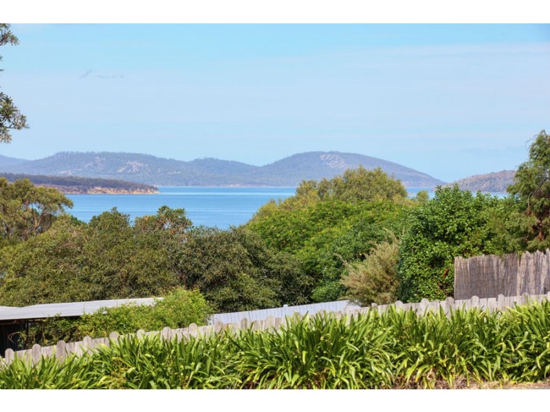 11 Boobyalla Street, Primrose Sands TAS 7173