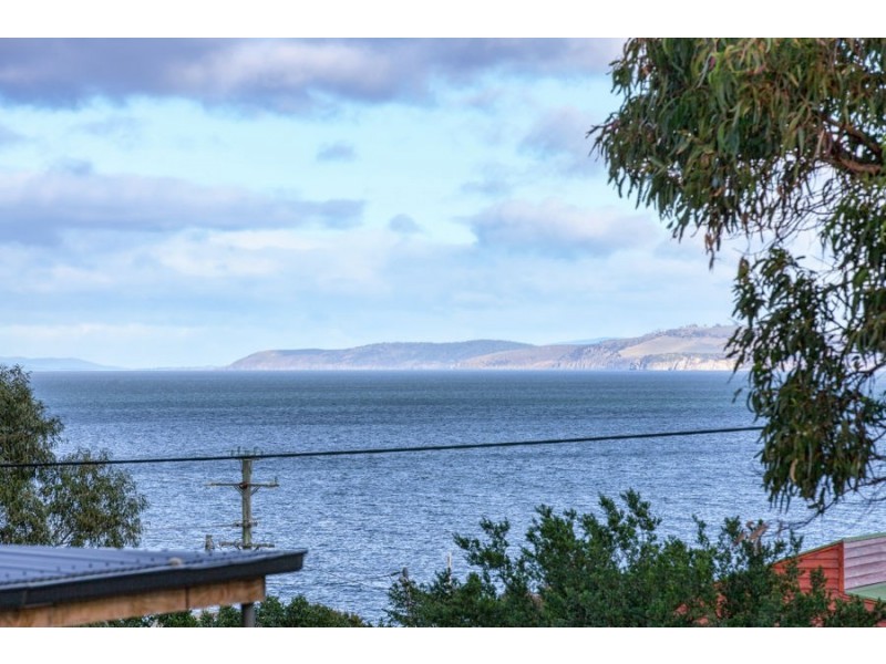 17 Erica Road, Primrose Sands TAS 7173