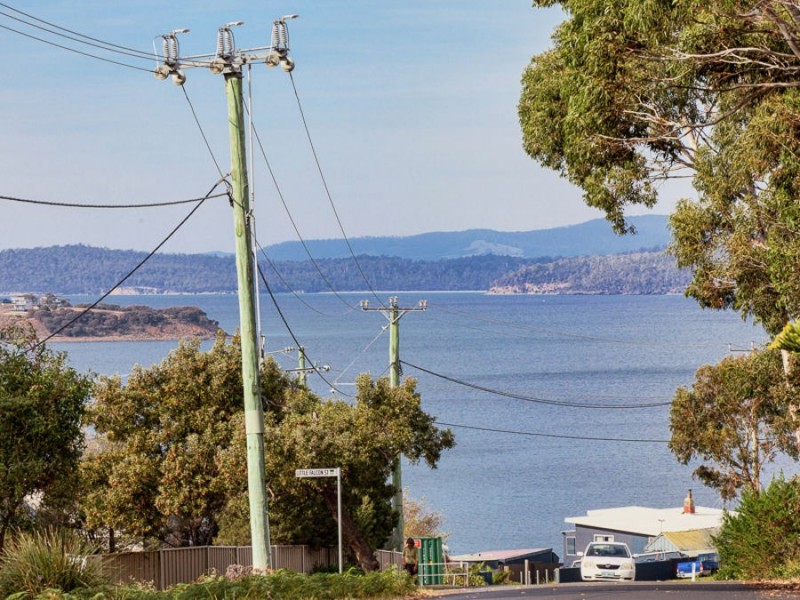 16 Falcon Street, Primrose Sands TAS 7173