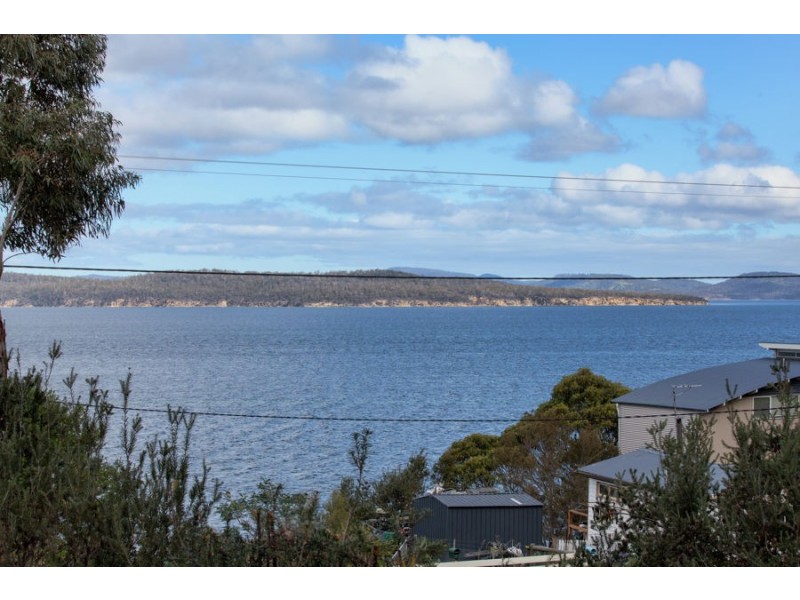 16 Susans Bay Road, Primrose Sands TAS 7173