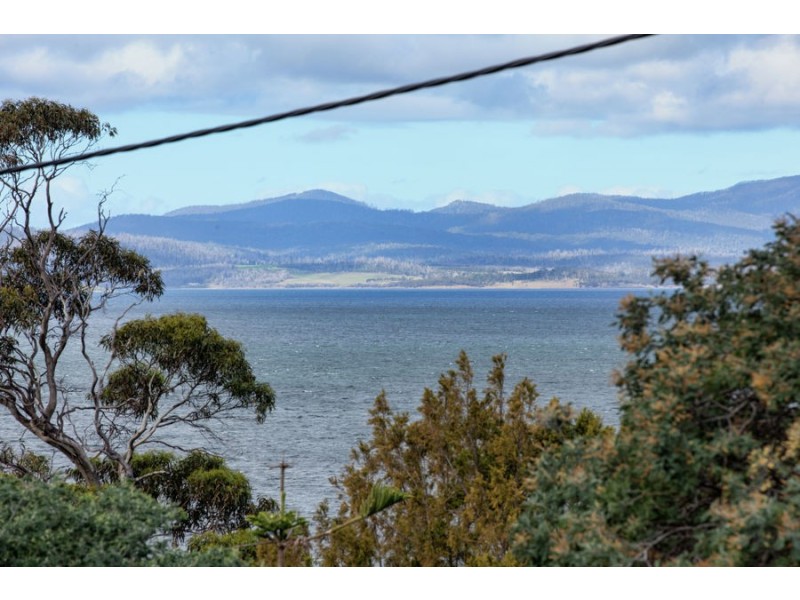 16 Susans Bay Road, Primrose Sands TAS 7173