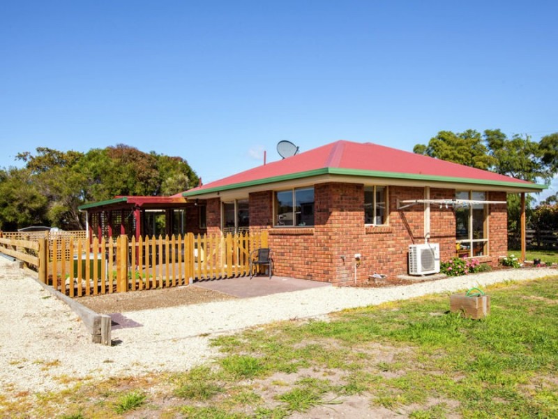 2 Riviera Drive, Carlton TAS 7173