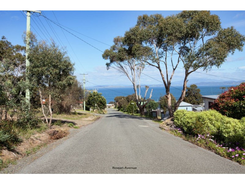 19 Rowan Avenue, Primrose Sands TAS 7173