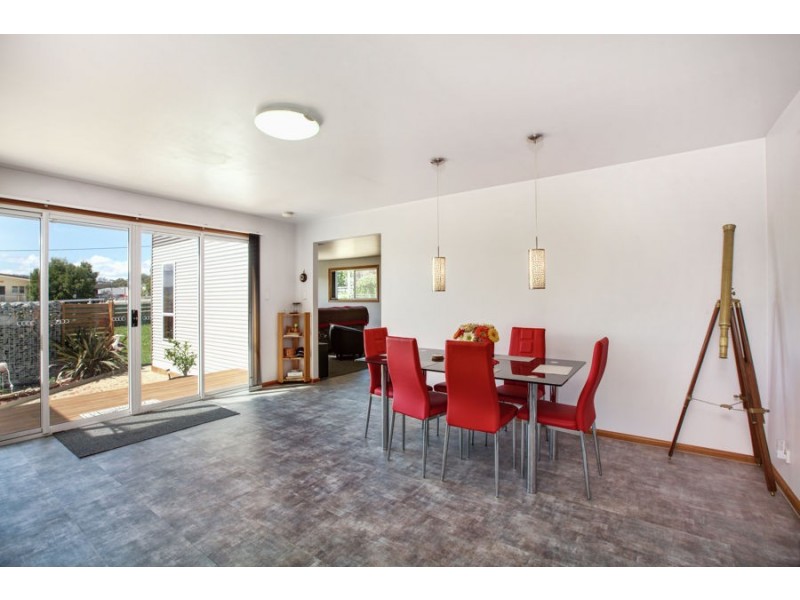 10 Colleen Crescent, Primrose Sands TAS 7173