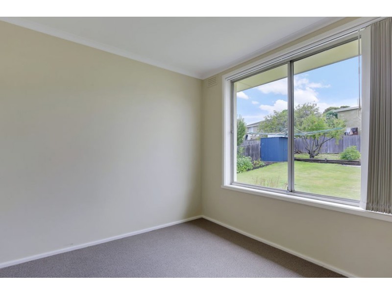 16 Calvert Street, Rokeby TAS 7019