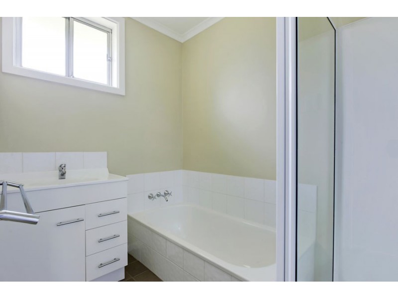 16 Calvert Street, Rokeby TAS 7019