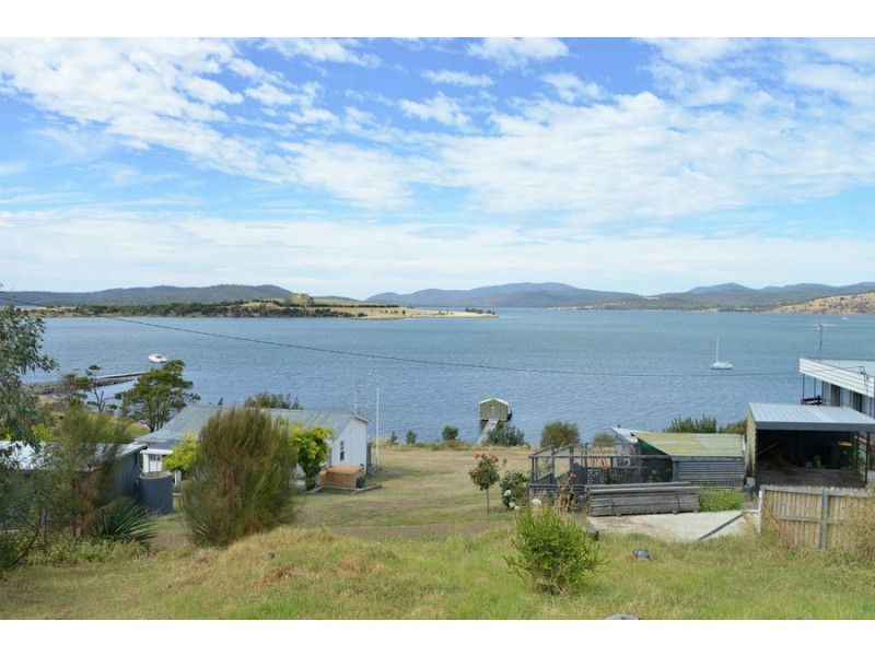 48 Bay Road, Boomer Bay TAS 7177