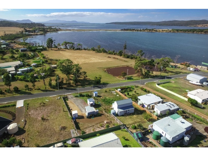 8 Boomer Jetty Road, Boomer Bay TAS 7177