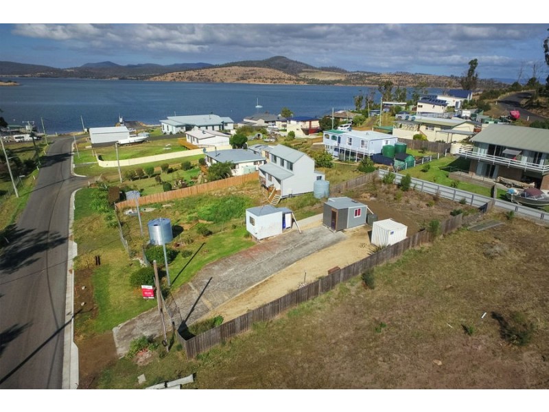 8 Boomer Jetty Road, Boomer Bay TAS 7177