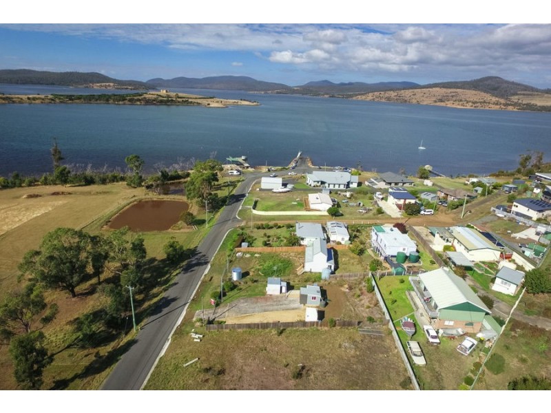 8 Boomer Jetty Road, Boomer Bay TAS 7177