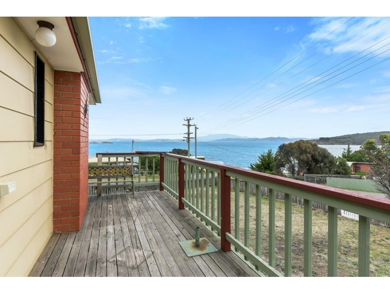 1 Rowan Avenue, Primrose Sands TAS 7173
