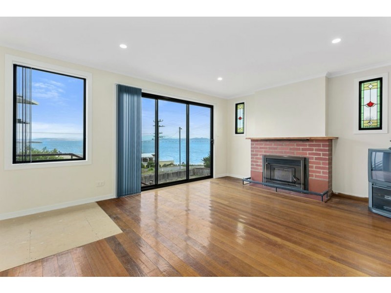 1 Rowan Avenue, Primrose Sands TAS 7173