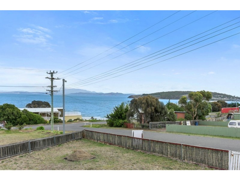 1 Rowan Avenue, Primrose Sands TAS 7173