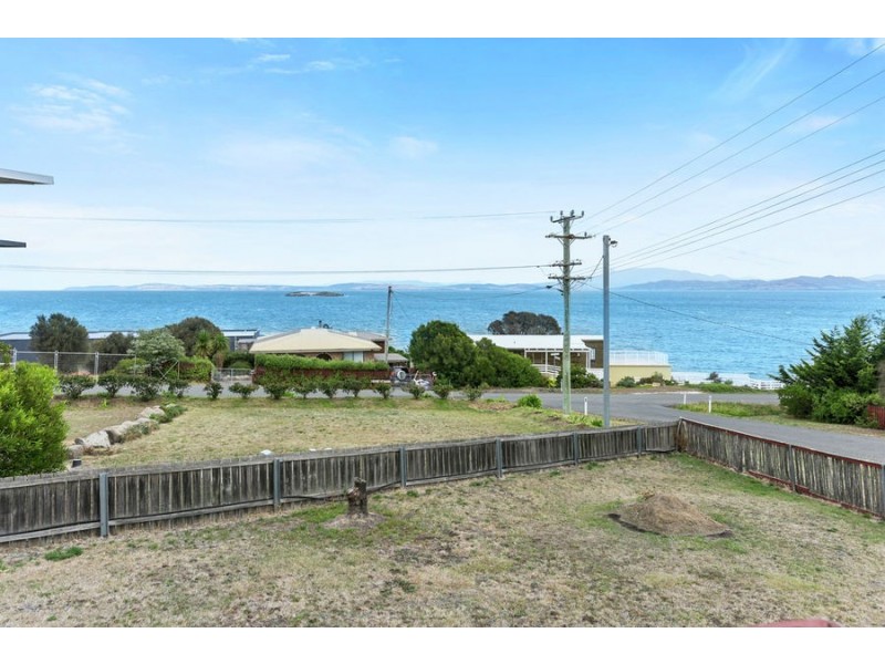 1 Rowan Avenue, Primrose Sands TAS 7173