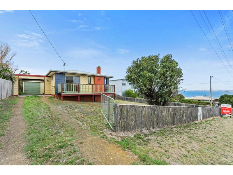 1 Rowan Avenue, Primrose Sands TAS 7173