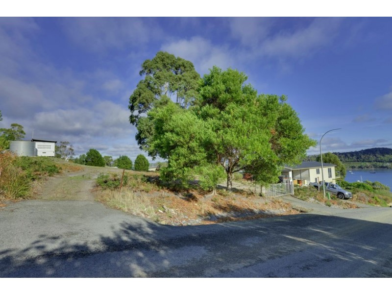 8 Turvey Avenue, Nubeena TAS 7184