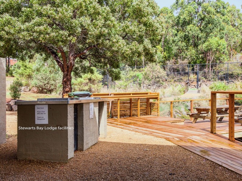 U17 Stewarts Bay Lodge, 6955 Arthur Highway, Port Arthur TAS 7182