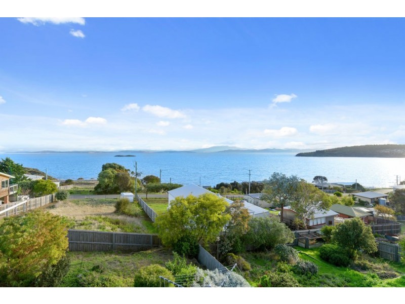 27 Robinia Street, Primrose Sands TAS 7173
