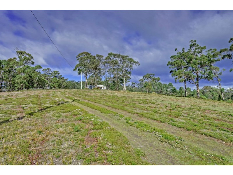 311 Gwandalan Road, Sloping Main TAS 7186