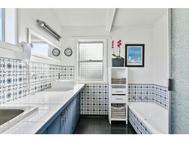 16 Kestrel Street, Primrose Sands TAS 7173
