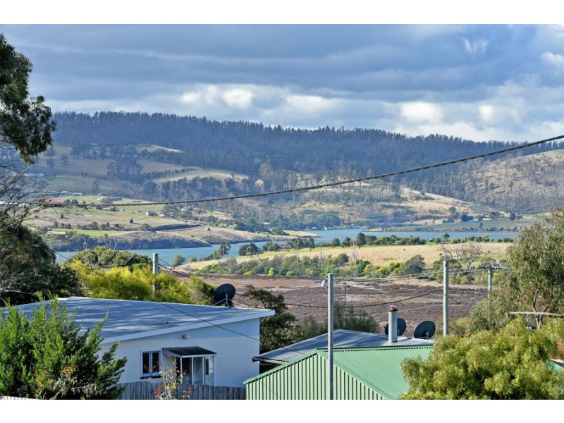 16 Kestrel Street, Primrose Sands TAS 7173