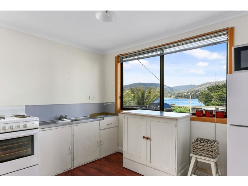 6 Noyes Road, White Beach TAS 7184