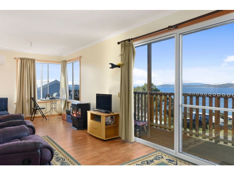 9 Broom Street, Primrose Sands TAS 7173