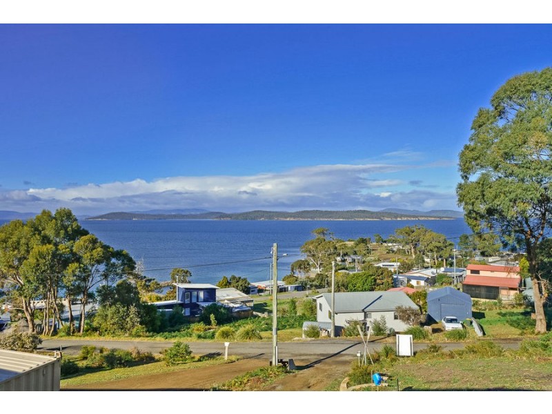 9 Broom Street, Primrose Sands TAS 7173