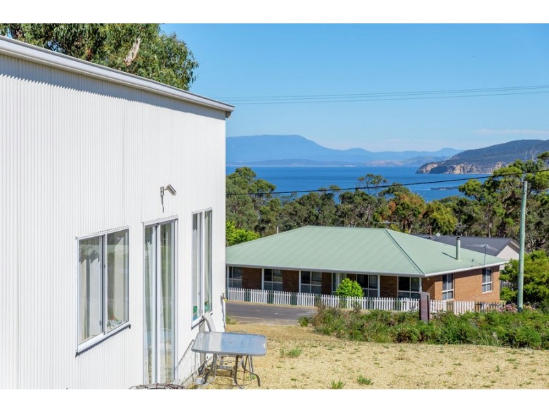 25 Skeggs Road, White Beach TAS 7184