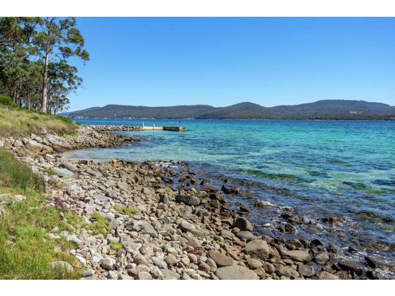 25 Skeggs Road, White Beach TAS 7184