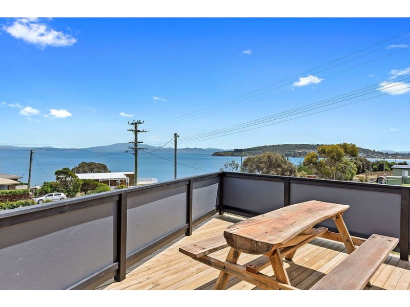 1 Rowan Avenue, Primrose Sands TAS 7173