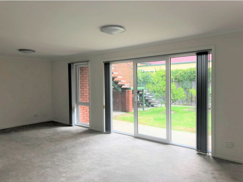 2-20 Lincoln Street, Lindisfarne TAS 7015