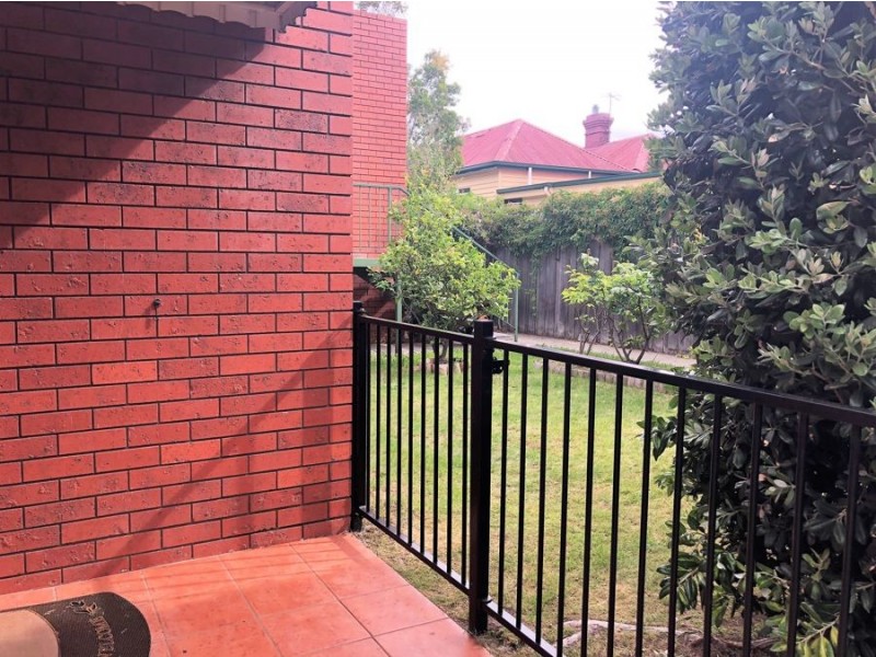 2-20 Lincoln Street, Lindisfarne TAS 7015