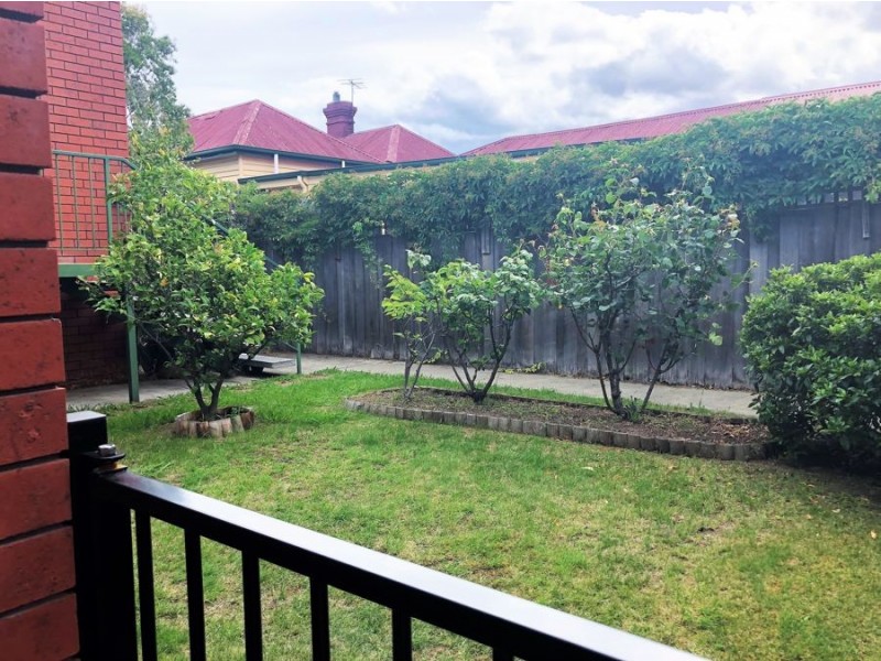 2-20 Lincoln Street, Lindisfarne TAS 7015
