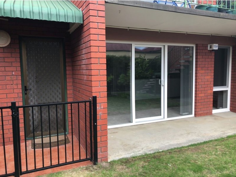 2-20 Lincoln Street, Lindisfarne TAS 7015