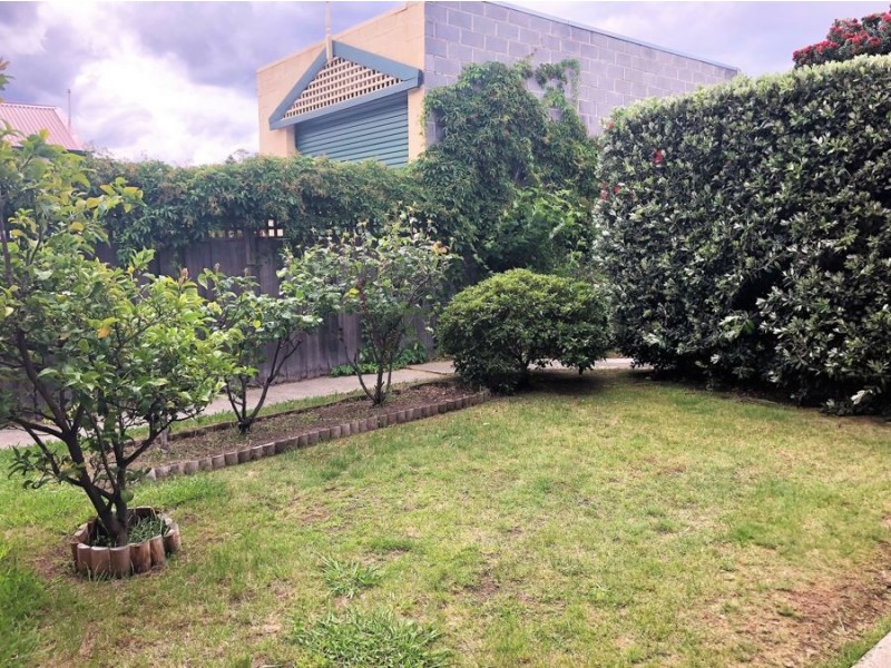 2-20 Lincoln Street, Lindisfarne TAS 7015
