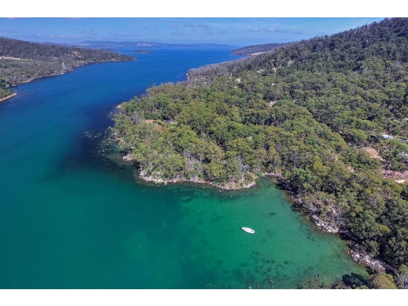 195 Old Jetty Road, Eaglehawk Neck TAS 7179