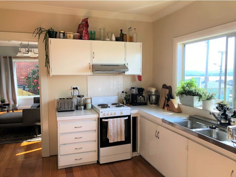 8 Beverley Grove, West Moonah TAS 7009